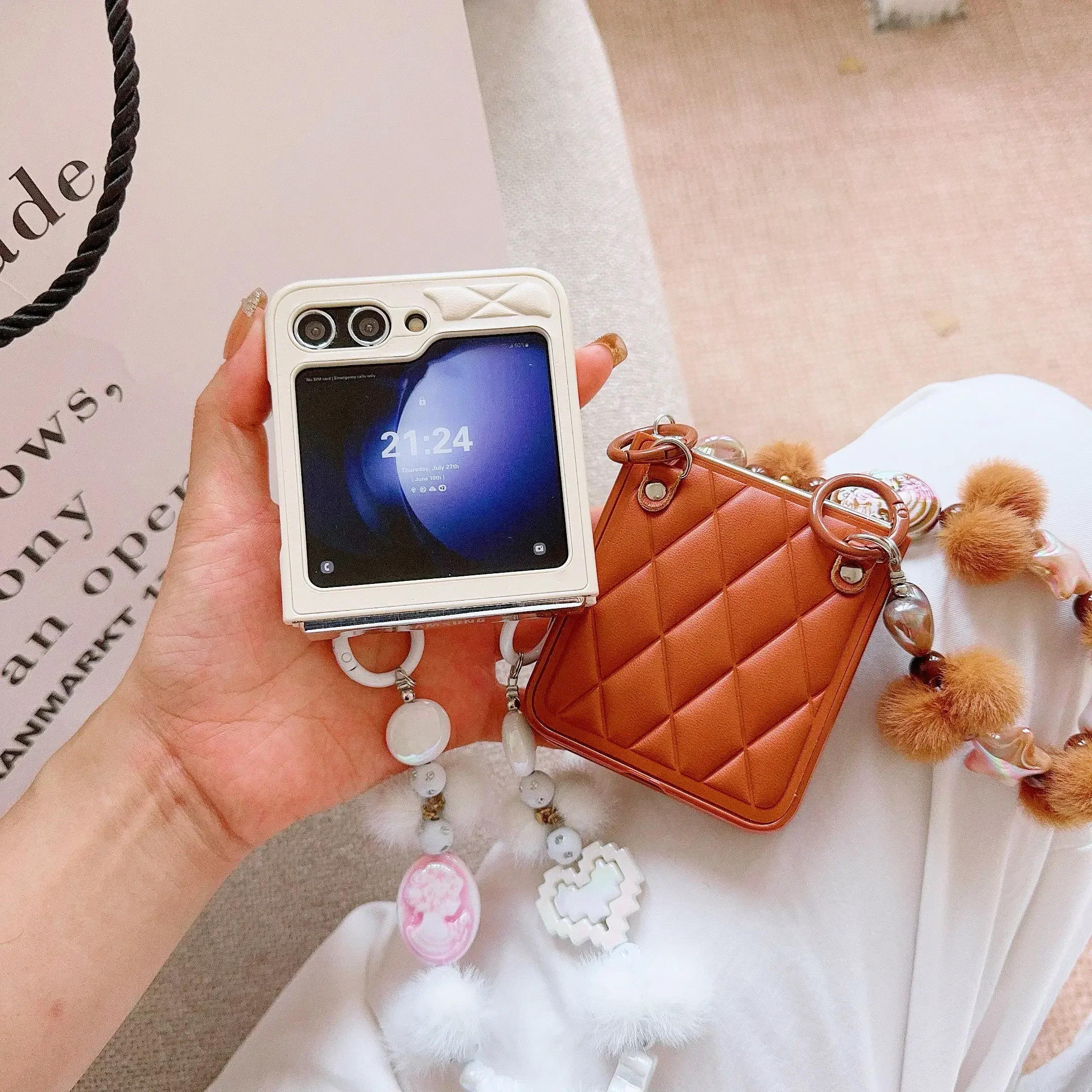 Wrist Strap Cute Bobbles PU Leather Heart Phone Case for Samsung Galaxy Z Flip 6 5 4 3 5G Hinge Protection Shockproof Cover