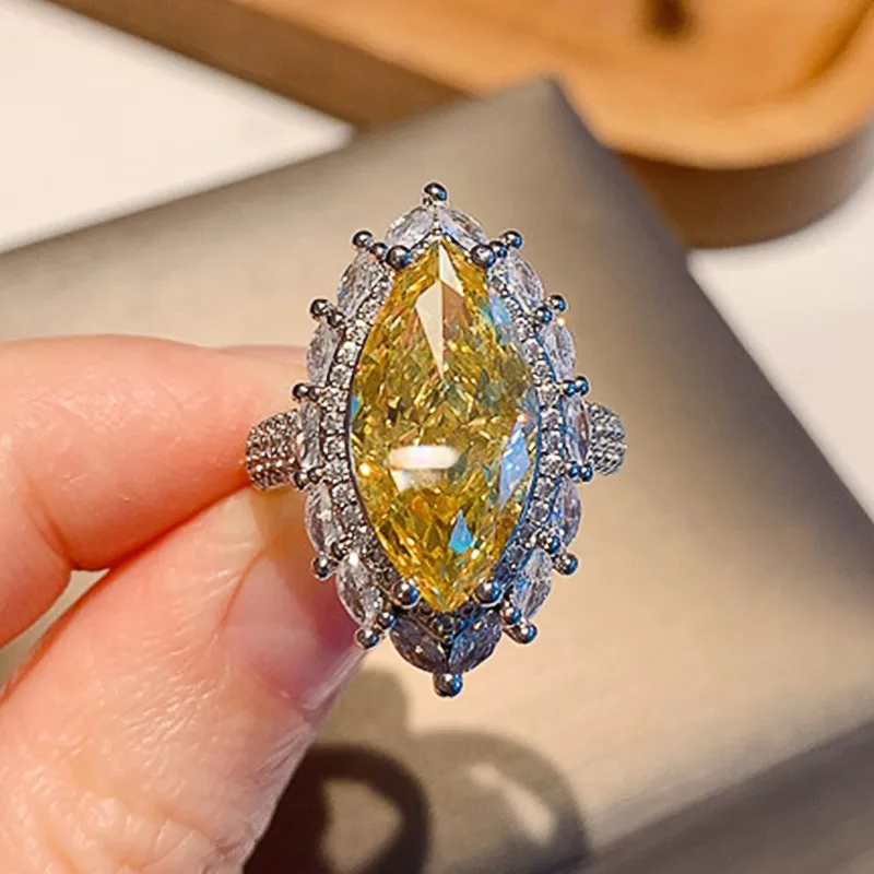Huitan Luxus Marquise gelb cz Ringe elegante Jubiläums feier Dame Finger Zubehör Eheringe Modeschmuck für Frauen