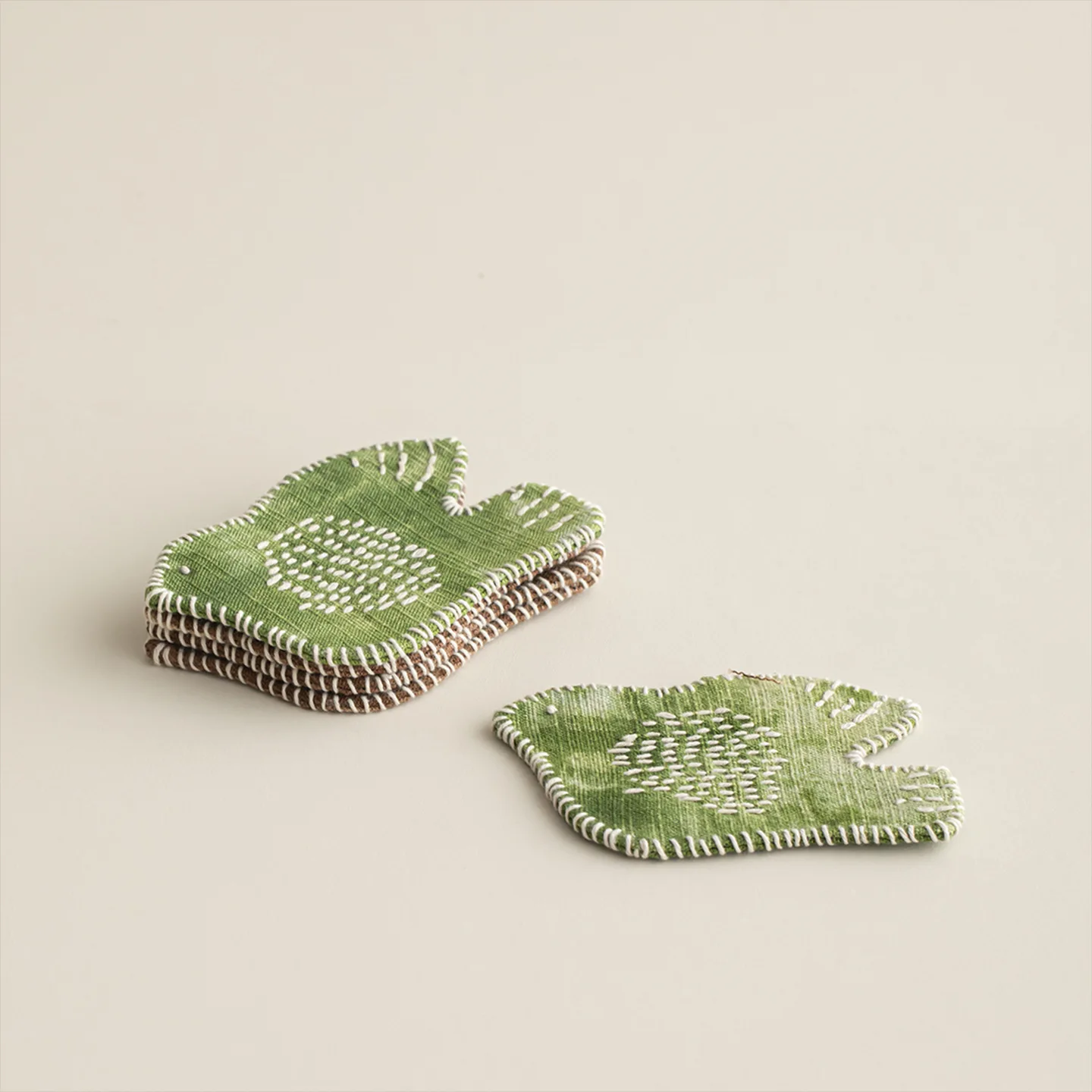 Embroidered Bird Tea Coaster Desktop Heat Insulation Pad Tea Mat Fabric Cup Holder Anti-scald Tea Coaster
