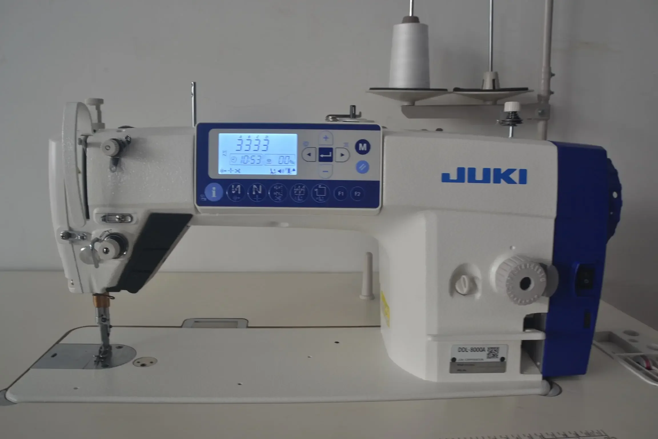 YYHC-Brand L-8000A industrial single needle lockstitch flat juki industrial Sewing machine