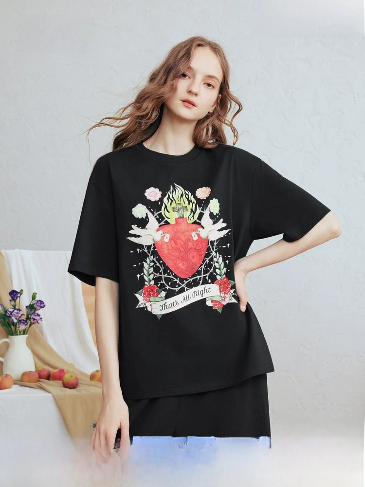 

Новая весенняя модная свободная хлопковая футболка с коротким рукавом для женщин, с принтом в виде сердечек, в повседневном стиле, с круглым вырезом, подходит для прогулок по городу