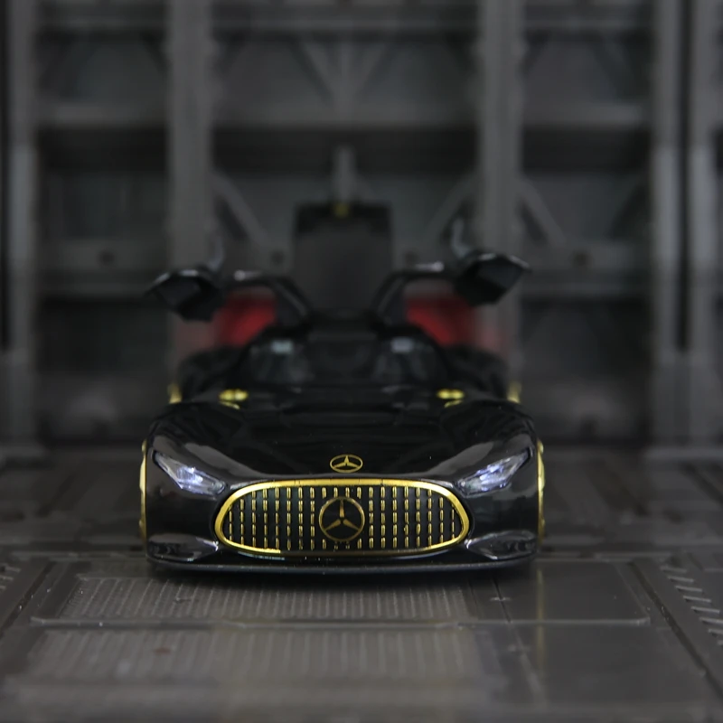 

Роскошные двери и багажник из сплава Mercedes AMG VISION GT 1:32, можно открыть с имитацией звука и функциями освещения.
