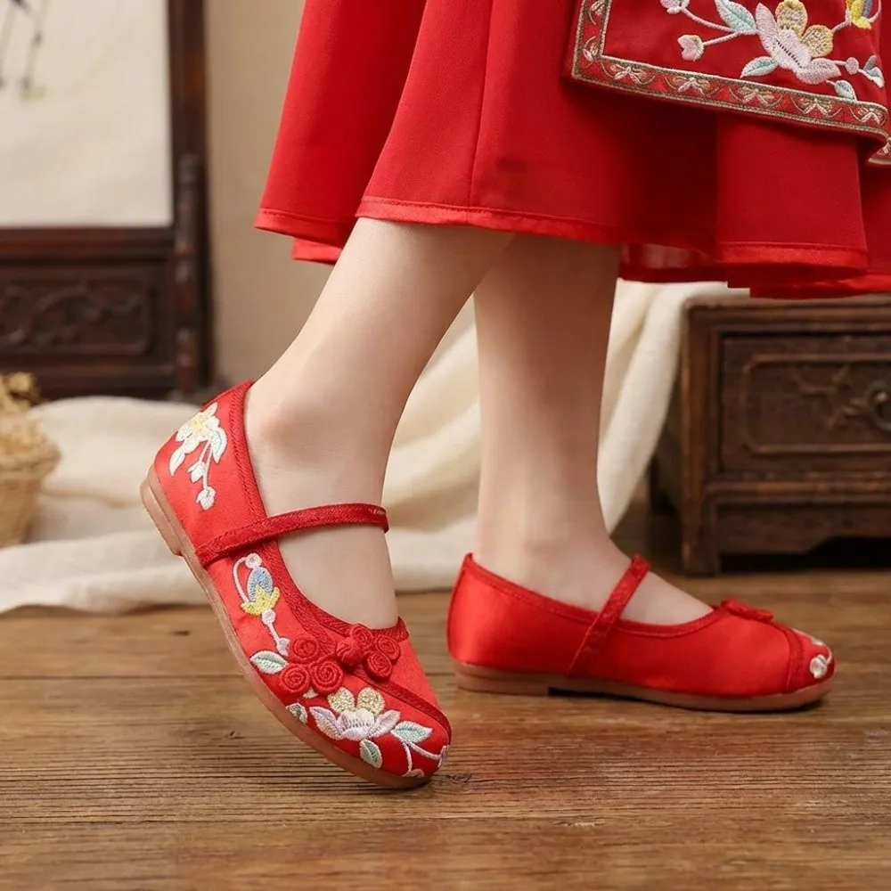 

Chinese Style Girls' Dancing Shoes Soft Sole Wear Resistant Children Hanfu Flat Shoes Non-slip Professional