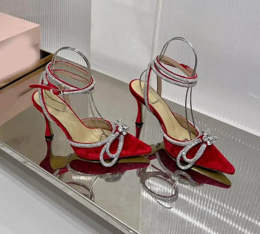 

Женские босоножки Обувь купить красный бархат заостренный носок двойной лук Хрустальный насос ремешок на лодыжку оболочка Стразы Лук Дизайн sense Свадьба h