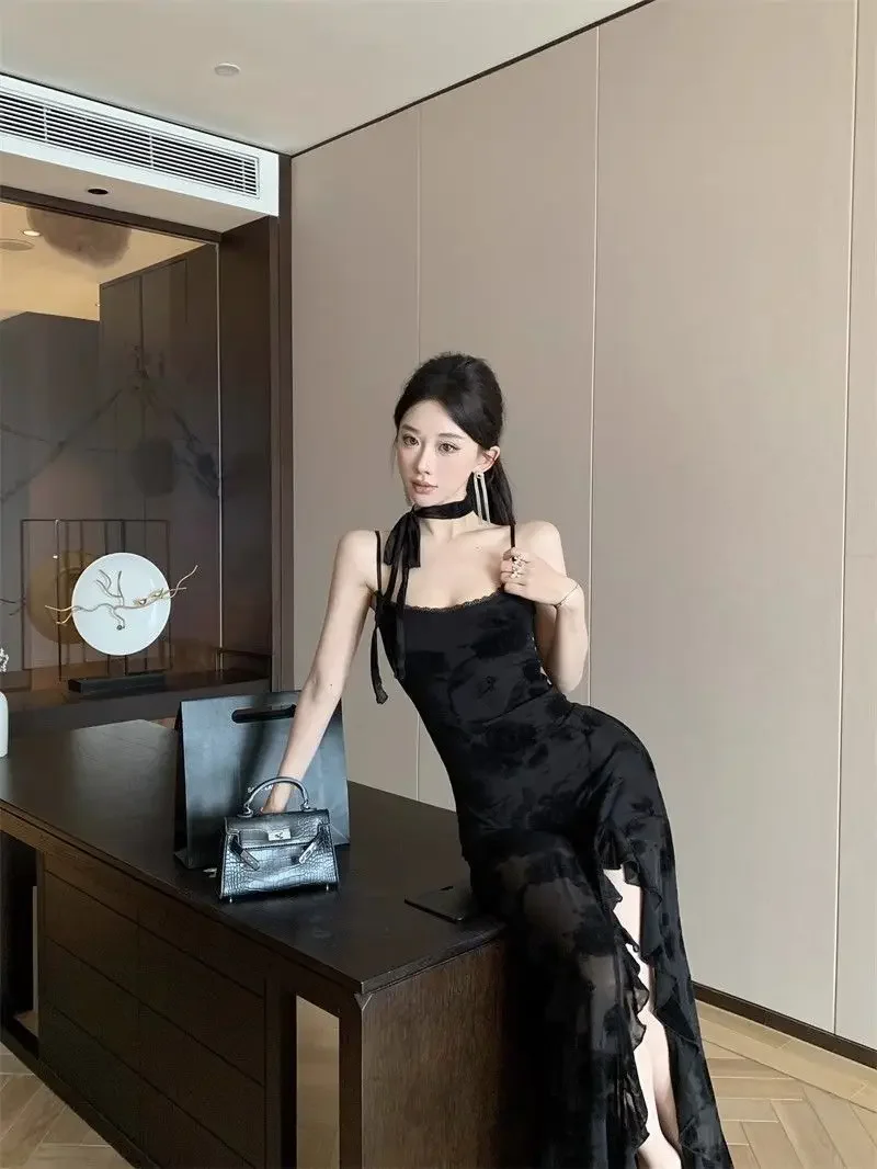 Czarna Koronkowa Sukienka Żakardowa typu Halter Damska Y2K Letnia Seksowna Rozcięcie Średniej Długości Wysoki Stan Cienkie Ramiączka Dopasowana Sukienka Cami Nowość 2025