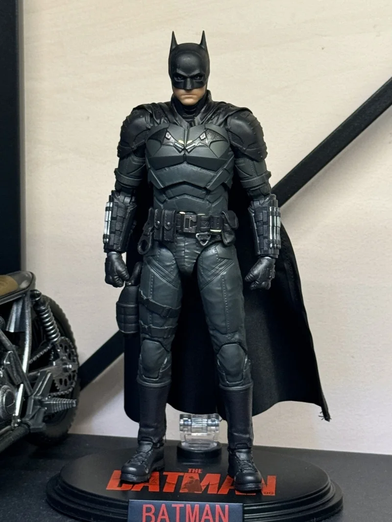 2024 New Genuine 1/9 Scale Batman Anime Action Figure Original Fondjoy Robert Batman Decoration Children'S Toys Birthday Gift