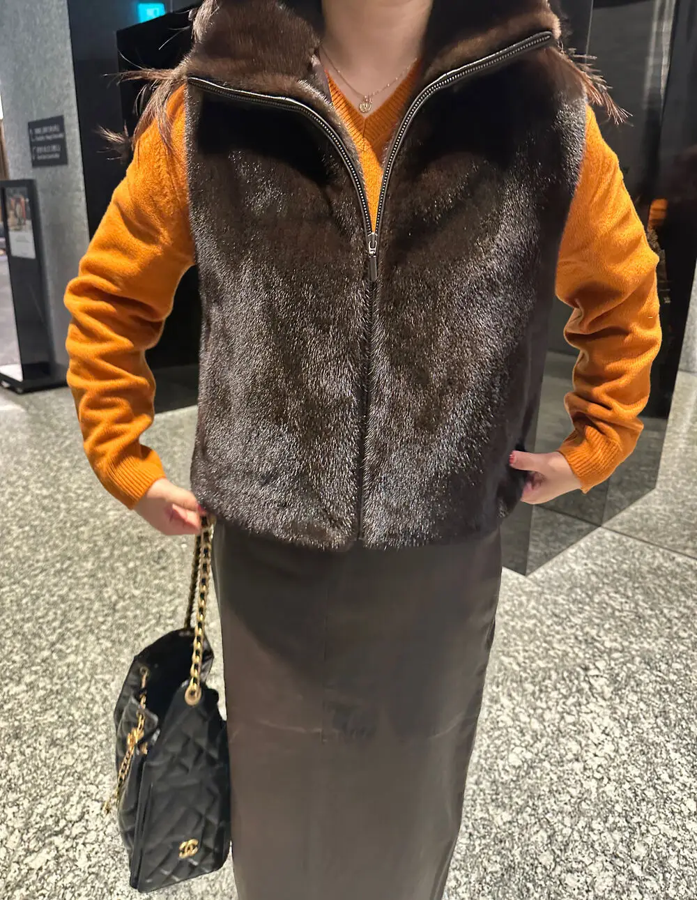 

Женский осенне-зимний жилет без рукавов из искусственного норкового волоса, верхняя одежда, женская уличная одежда, однотонный жилет из искусственного меха с отложным воротником на молнии