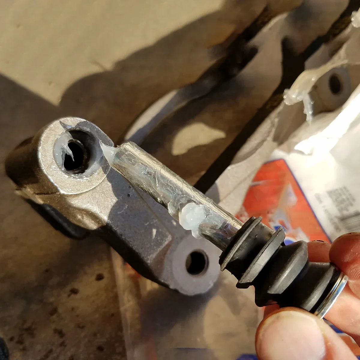 

2Kit For Mercedes Sprinter 3-T 2006 2007-2018 Rear Brake Caliper Slider Guide Pins Bolt Left Right Disc Housing Sleeve Bushing