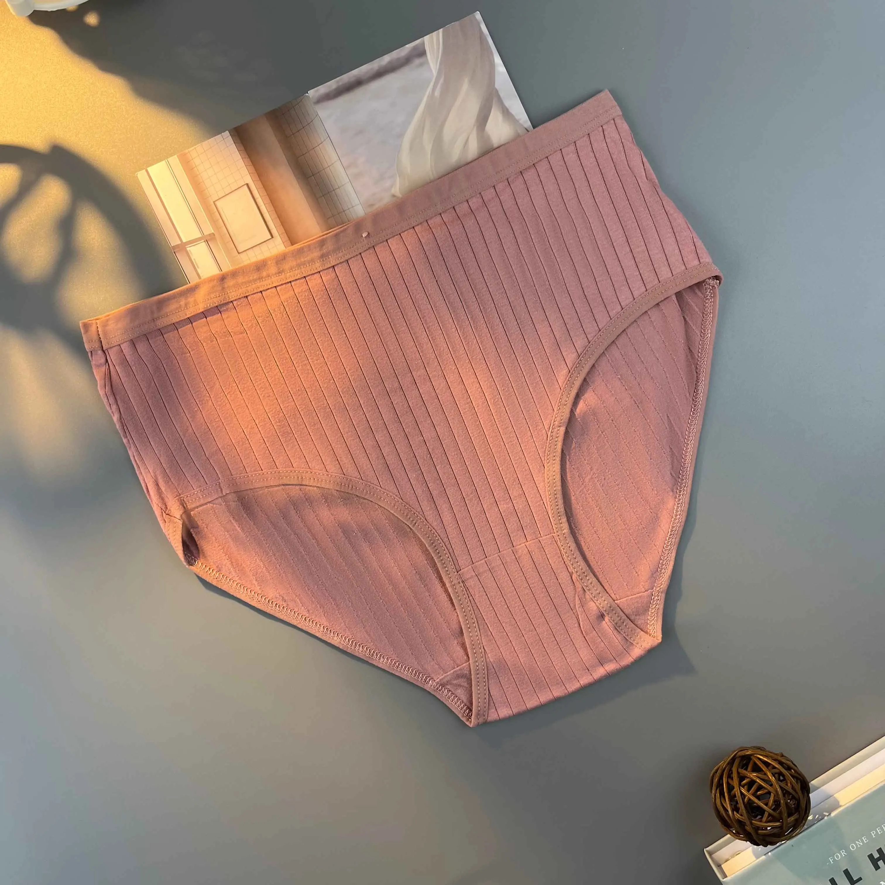 10 Buah [Pakaian Dalam Wanita] Celana Dalam Hadiah Natal Halloween Pakaian Dalam Wanita Warna Solid Lucu Lingerie Mid-Rise Celana Nyaman