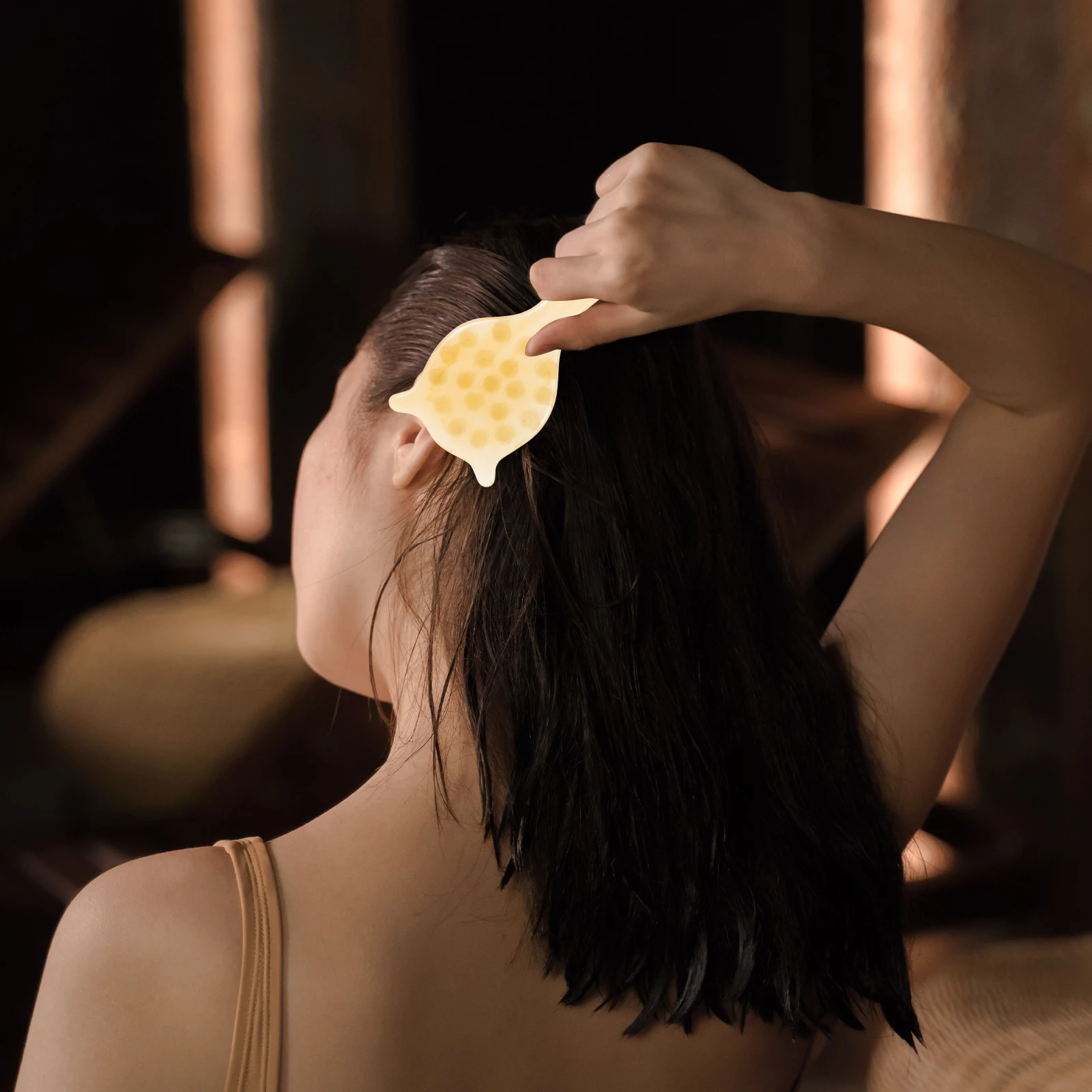 

Массажная расческа для головы из смолы для взрослых, женщин и мужчин, портативный инструмент для массажа волос, распутывающая соскабливающая расческа с удобной ручкой