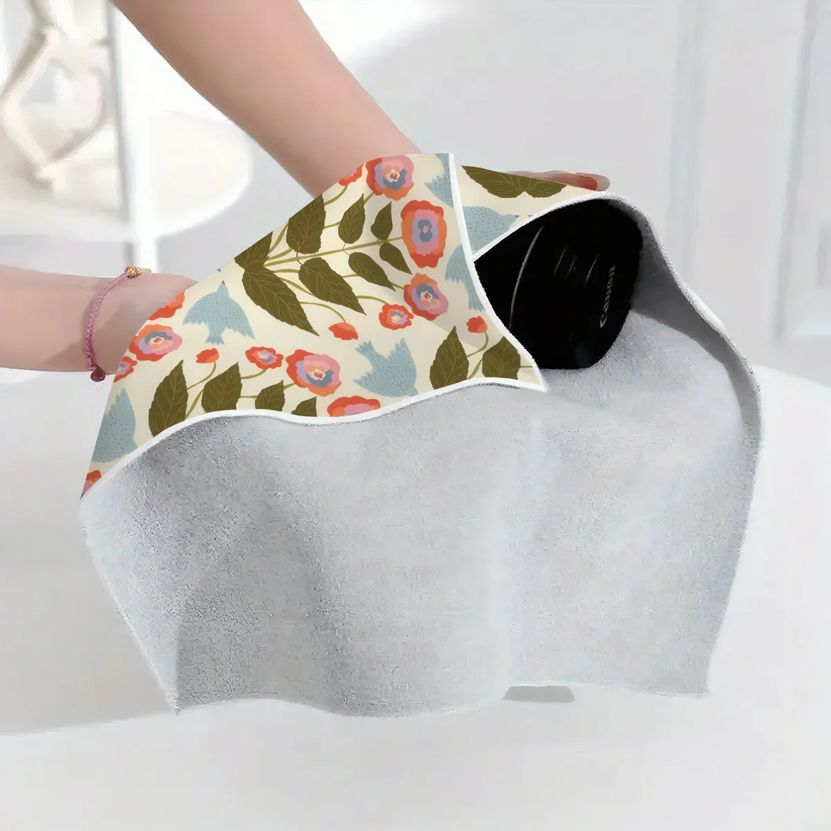 1pc Multi-functional Magic Sticky Cloth Vintage Multi-color Floral Print Designed Versatile Travel Storage Bag Protective Cover