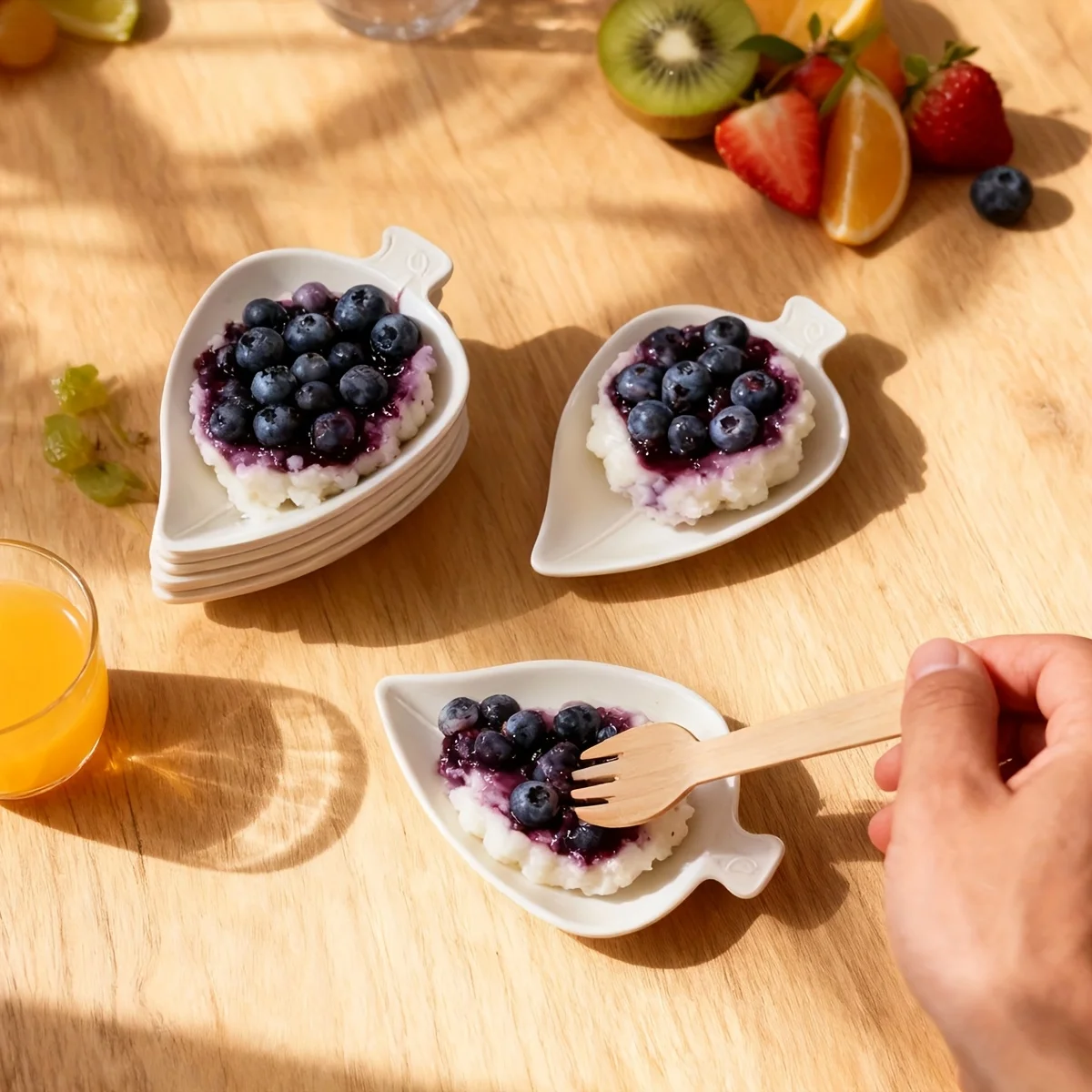 50/100 Pieces of Disposable Tableware and Food Containers, Made from Sugarcane Waste, Party Serving Trays, 9.7cm Creative Leaf-Shaped Appetizer Plates, Dessert and Snack Plates Suitable for Parties, Gatherings, and Camping Activities