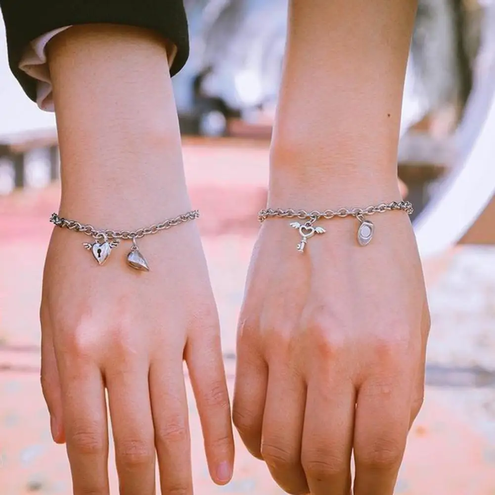 1 Pair 23cm Couple Bracelet Adjustable Size Stainless Steel Heart Magnetic Suction Bracelet Heart-shaped Matching Wristband