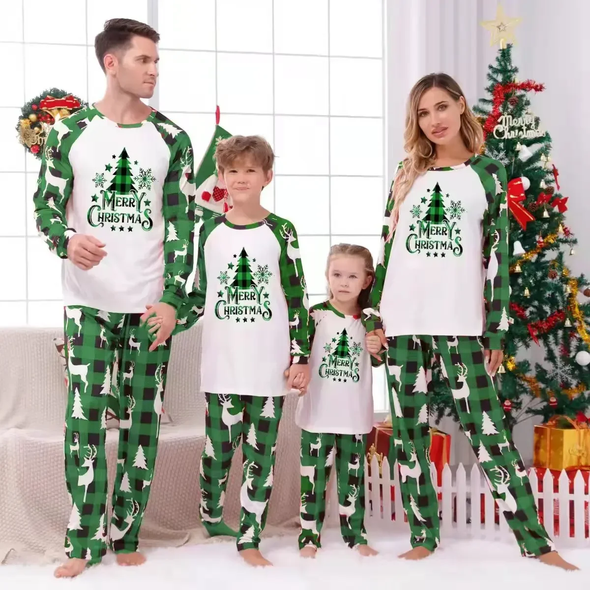 Christmas Family Look Sleepwear Mom Dad Xmas Family Matching Pajamas Santa Tree Patchwork Shirt Mother Daughter Matching Clothes