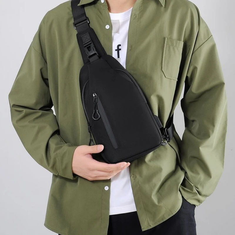 

New Multifunctional Chest Bags Men's Cross Bag with USB Charging Port and Adjustable Shoulder Strap Suitable for Daily Commuting