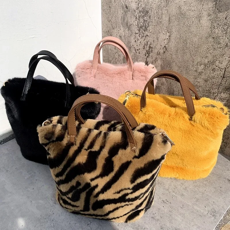 

New Cute Bags Chain Large Plush Handbag Female Leopard Soft Warm Fur Fashion Shoudler Crossbody Bag Plush Tote Bags for Women