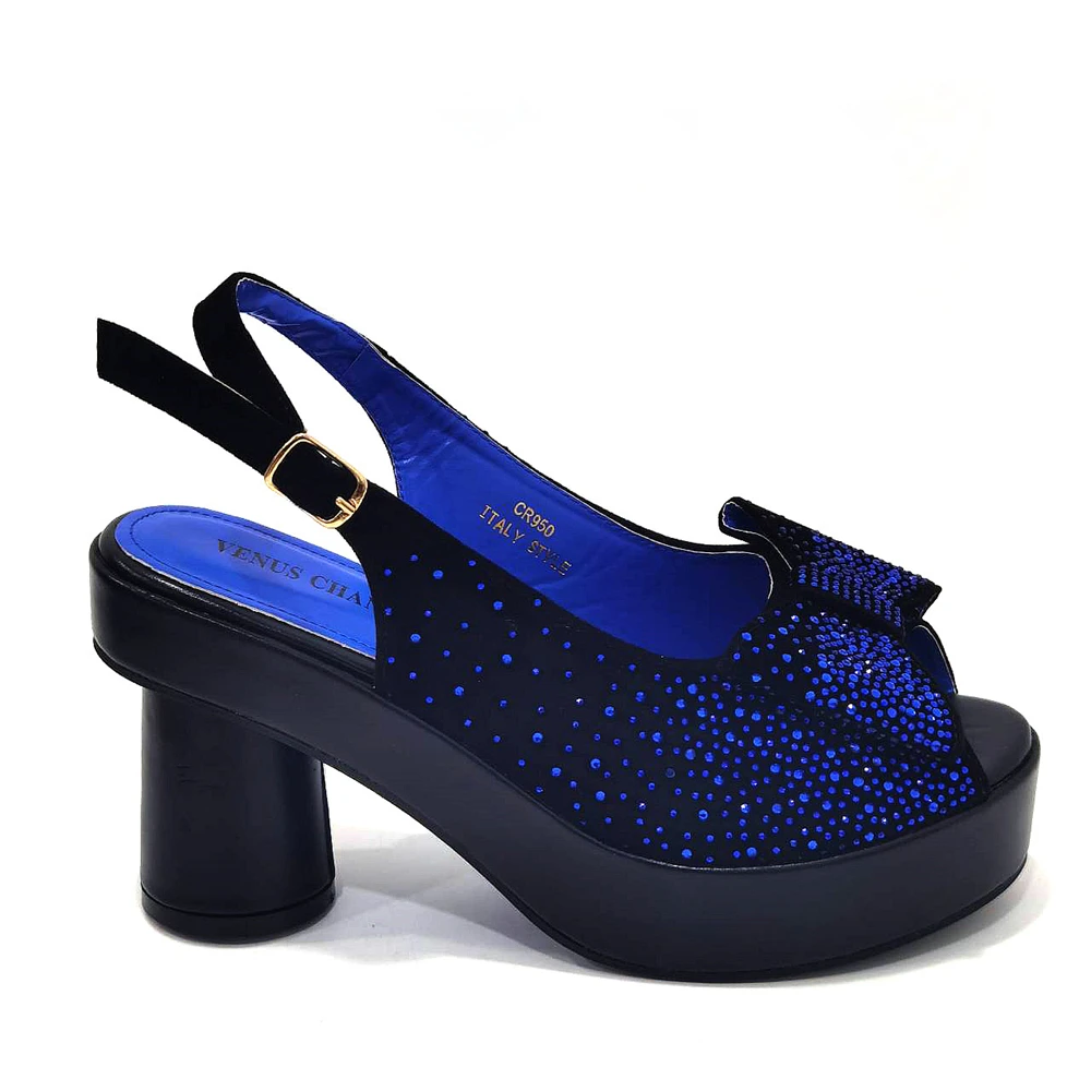 صنادل زرقاء اللون ممتازة للنساء 2024 أحذية زفاف فاخرة بكعب عالٍ تصميم حجر الراين مجموعة أحذية وحقائب للحفلات