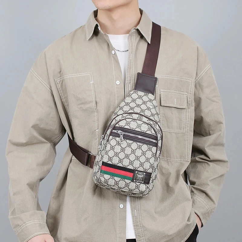 Multifunktionale Anglertasche für Herren, Schulter- und Brusttasche, Seitliche Crossbody-Freizeittasche mit Kopfhöreranschluss – Detail 5