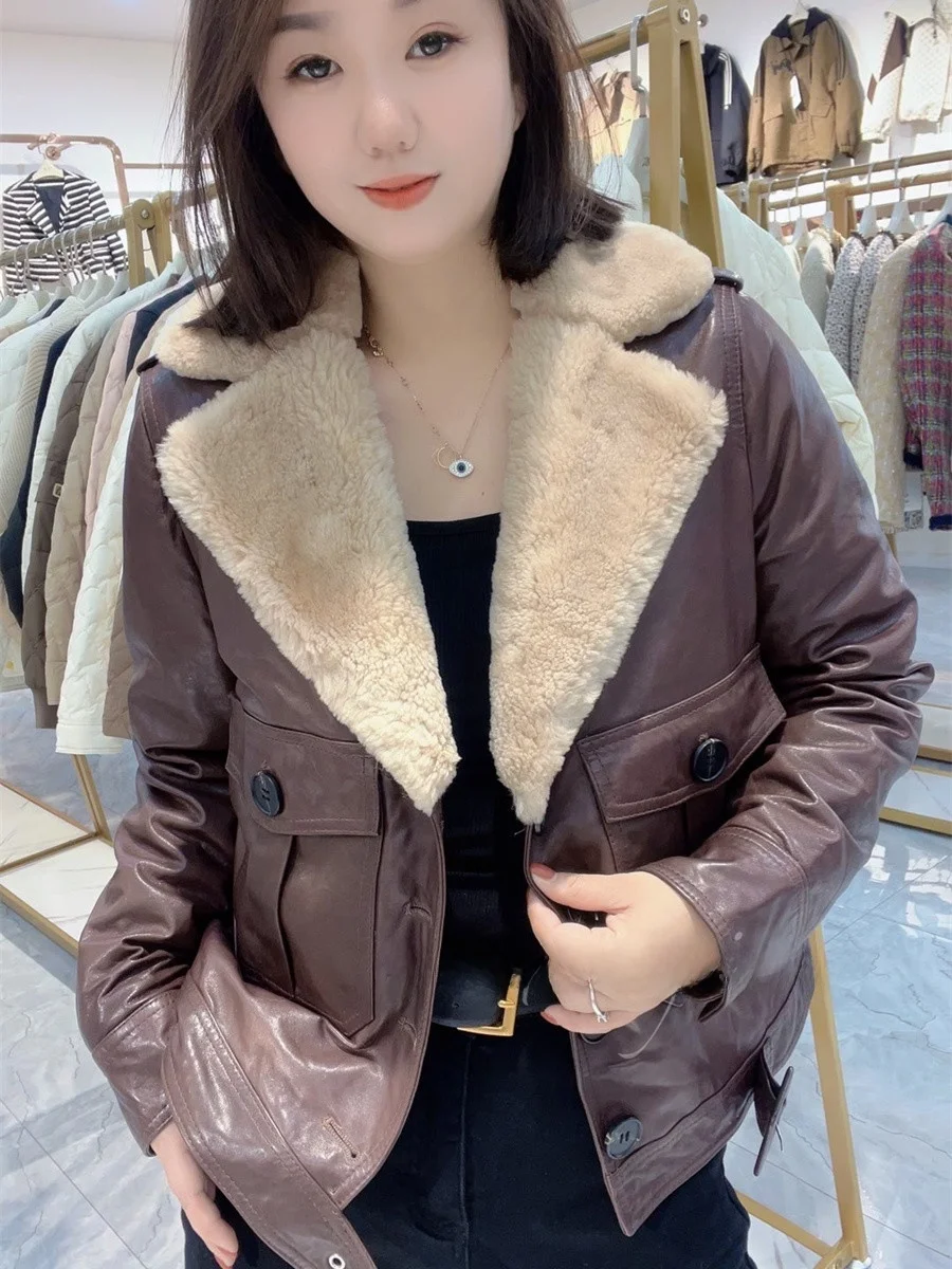

European Sle Cotton Lined Genuine Leather Jaet Women's 2024 New ort Sle Button up Fur Collar eepskin Coat Trendy