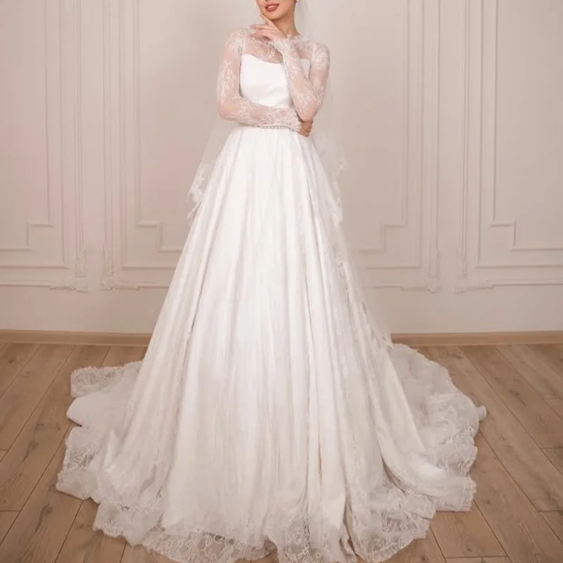 

Lace white Appliques Lace layering Wedding Dresses of long sleeves decal Long tail Bridal Gowns Made Customized