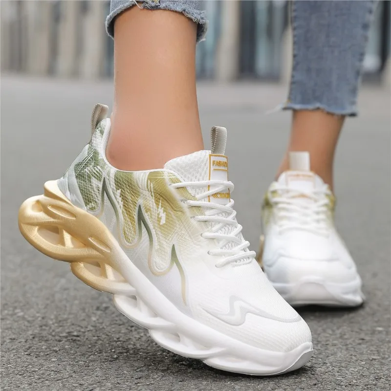 

Lightweight New Summer-Autumn Shoes Breathable Sports Soft-Sole Cushioned Casual Running Shoes Sneakers for Couple Lovers