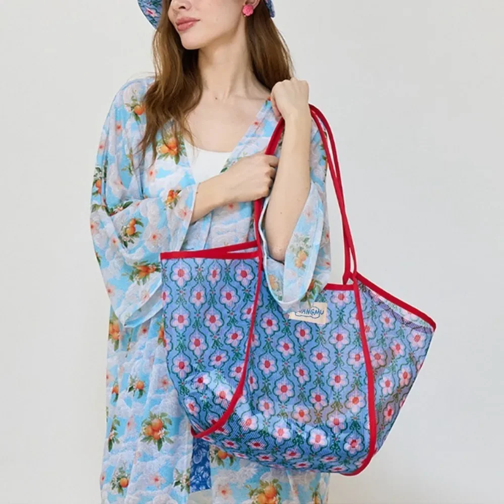 

Portable Contrast Color Floral Shoulder Bag Hollow Out Breathable Travel Beach Handbag Large Capacity Mesh Swimming Tote Bag