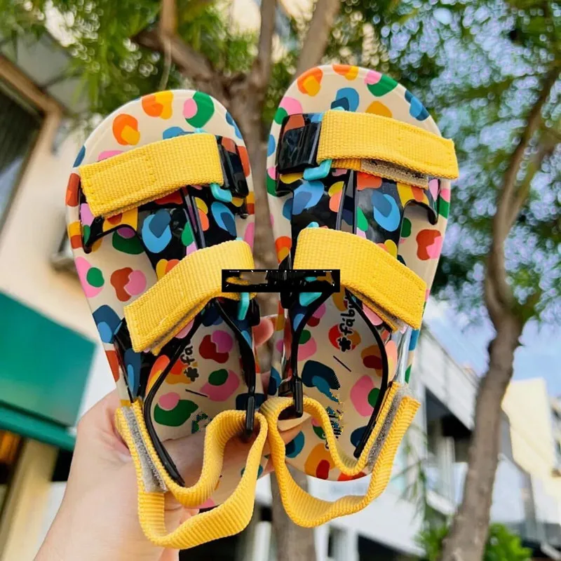 Summer children's sandals Girls lightweight soft-soled casual jelly shoes Boys non-slip beach jelly shoes