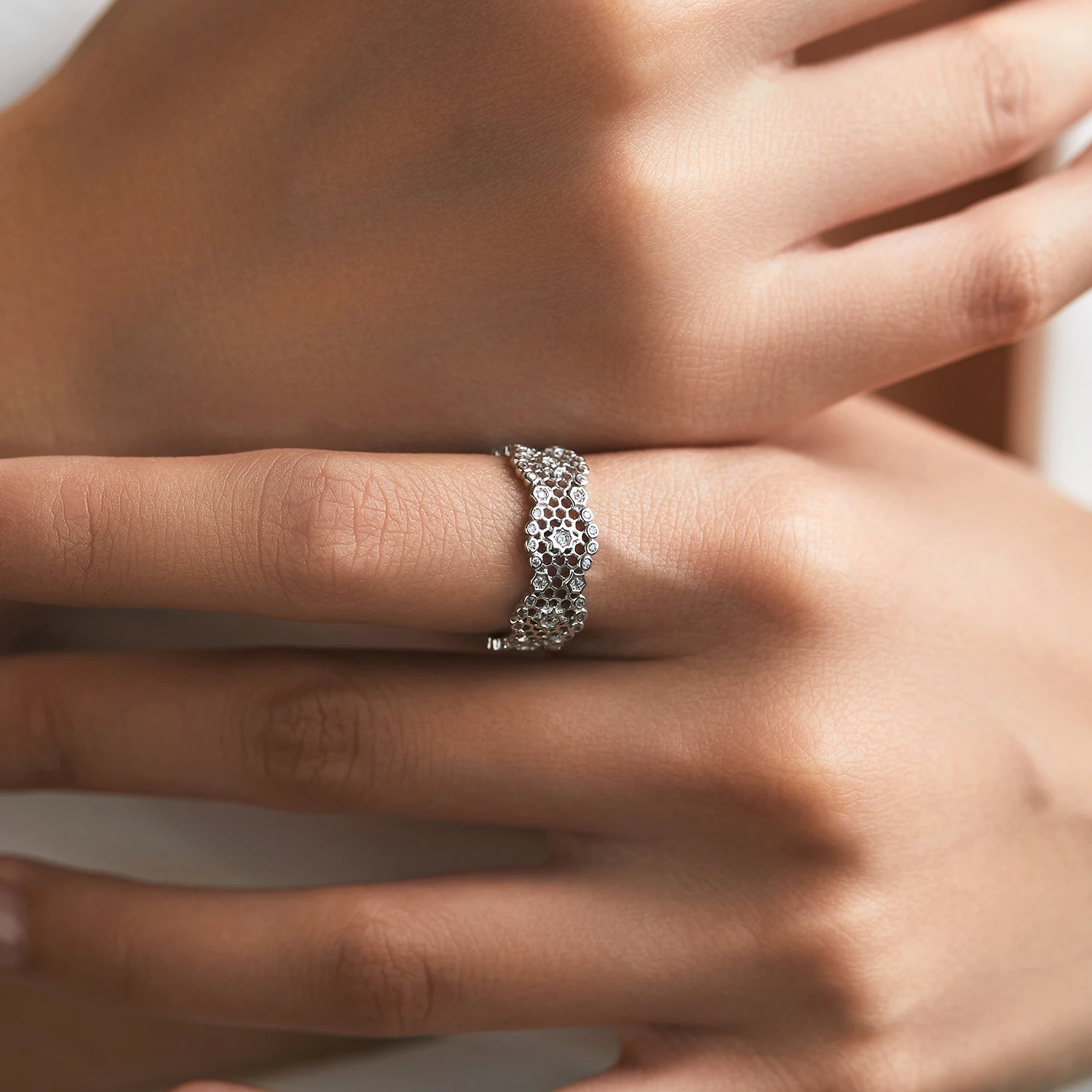 MODIAN 925 Sterling Silver wysokiej klasy nieregularne o strukturze plastra miodu szerokie pierścienie na palce moda pierścionek do układania w stosy dla kobiet Party Fine Jewelry — zdjęcie 3