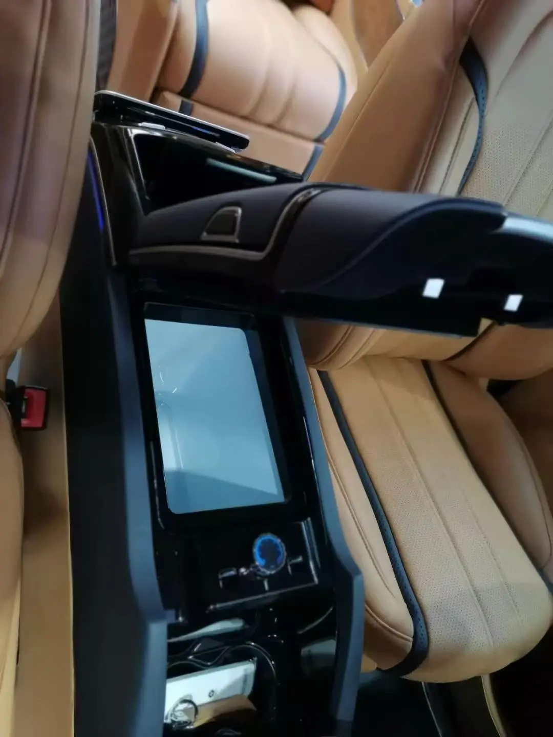 Dingkong Intelligent Modification for Mercedes Benz Vito Car Center Armrest Box Leather Material USB Charger R | OEM