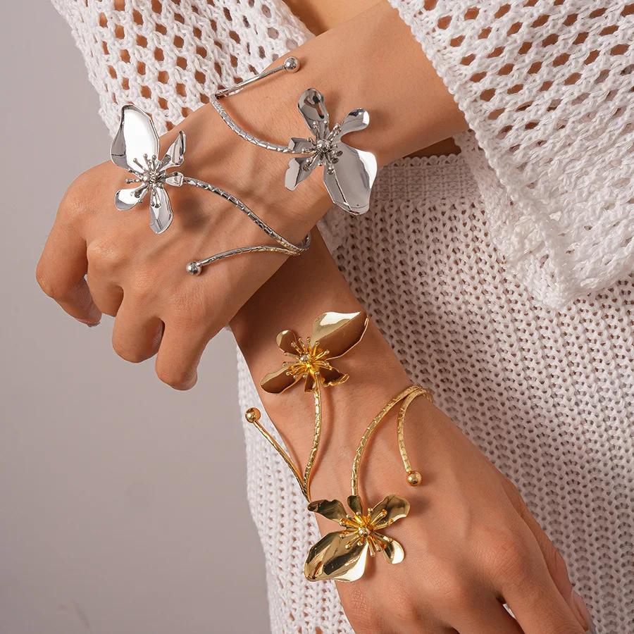 

Двухслойный браслет-кольцо на руку с открытой текстурой, элегантное металлическое украшение, модный аксессуар, стильный аксессуар для запястья