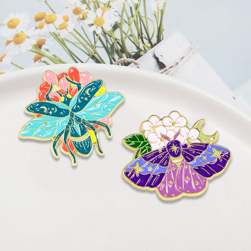 Original insect butterfly flower brooch retro light luxury temperament cartoon cute metal badge dripping oil clothing badge