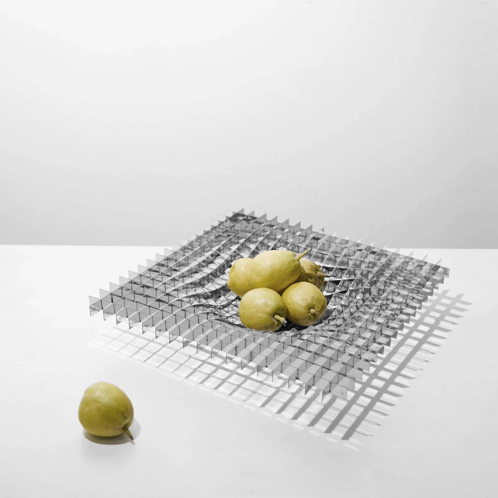 Modern Abstract Art Rectangular Metal Grid Sunken Tray Decorative Fruit Plate Home Sales Office Living Room Coffee Table