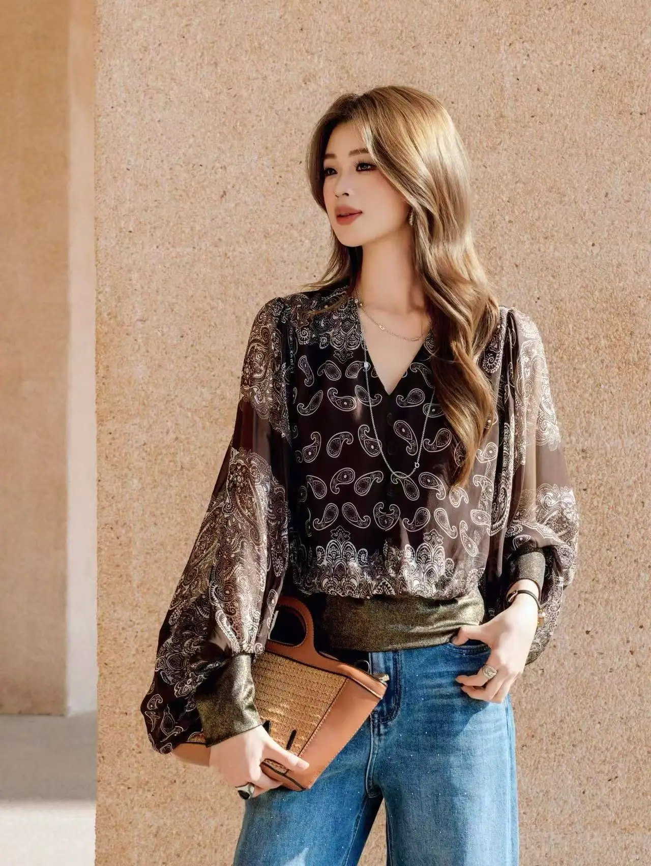 2026 Summer Designer's Retro V-neck Silk Fabric with Floral Flared Sleeves and Contrasting Colors Spliced Cuff Women's Shirt - view 5