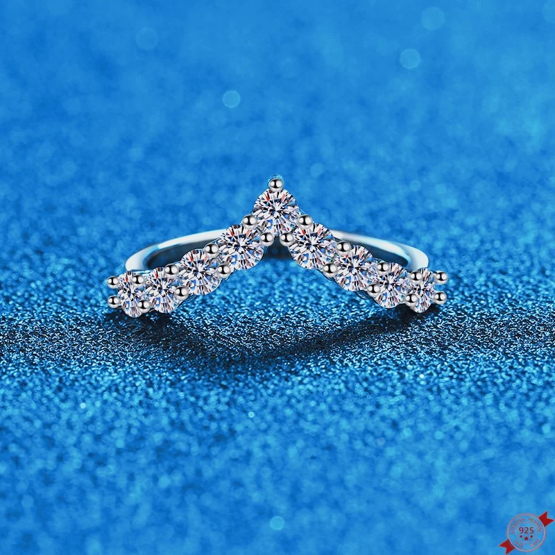 

0.9ct Moissanite S925 Silver Rings for Women Plated Platinum V-Shaped Wedding Diamond Band Lover's Gift Jewelry Wholesale
