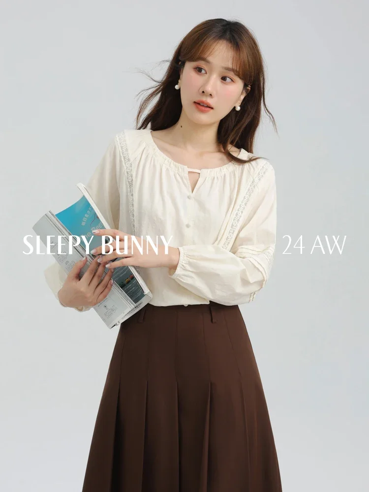 Women Spring V-Neck Hollow Out Blouse Lantern Sleeve Loose Fit Lace Patchwork Top Sweet Casual Slimming Shirt for Daily Wear