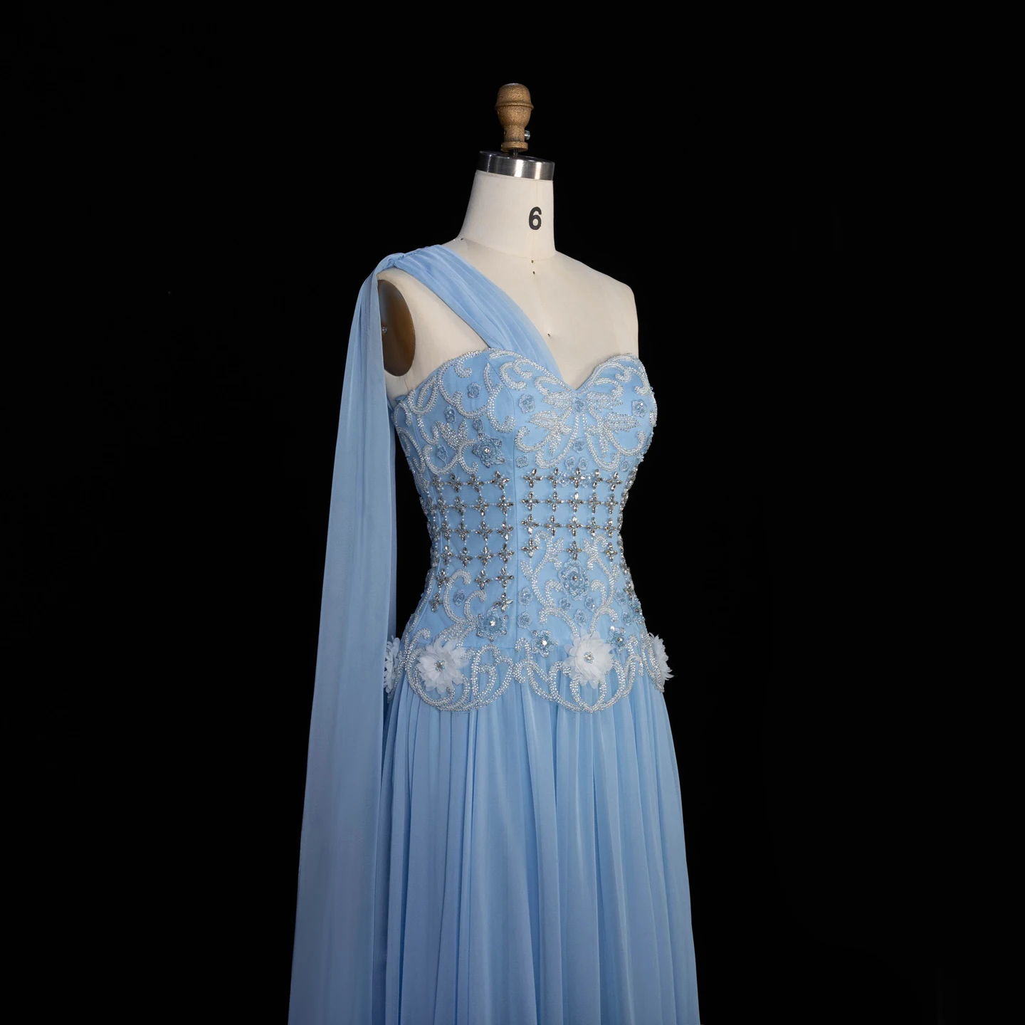 Sharon Said Elegantes Blaues Chiffon-Abendkleid, Einschultriges, Handbesticktes 3D-Blumenkleid für Hochzeitsfeier, SS285, Maßanfertigung – Detail 7