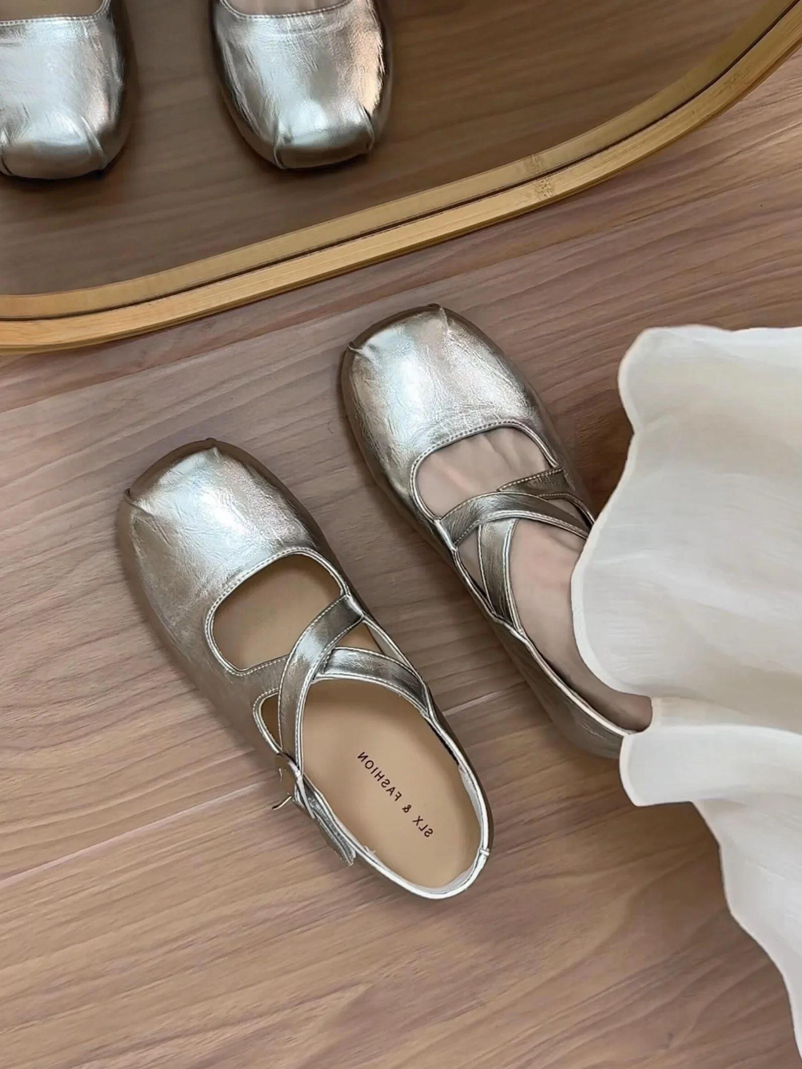 retro-silver-ballet-style-single-shoes-women's-new-2026-summer-autumn-skirt-matching-mary-janes-cross-strap-fashionable-flats