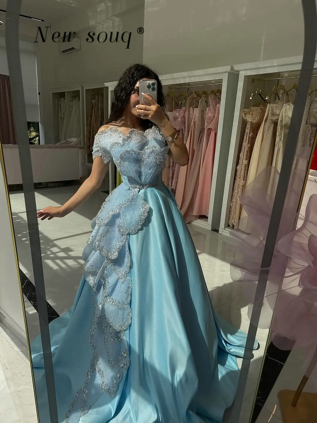 Robe de soirée en Satin bleu ciel, ligne A, épaules dénudées, personnalisée, paillettes scintillantes, perles superposées, à volants, robes de soirée de mariage