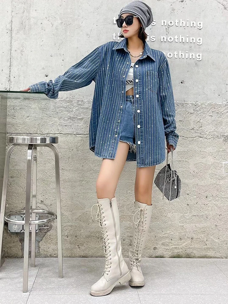 [EAM] Women Blue Denim Rhinestones Big Size Blouse New Lapel Long Sleeve Loose Fit Shirt Fashion Tide Spring Autumn 2024 1DF6775