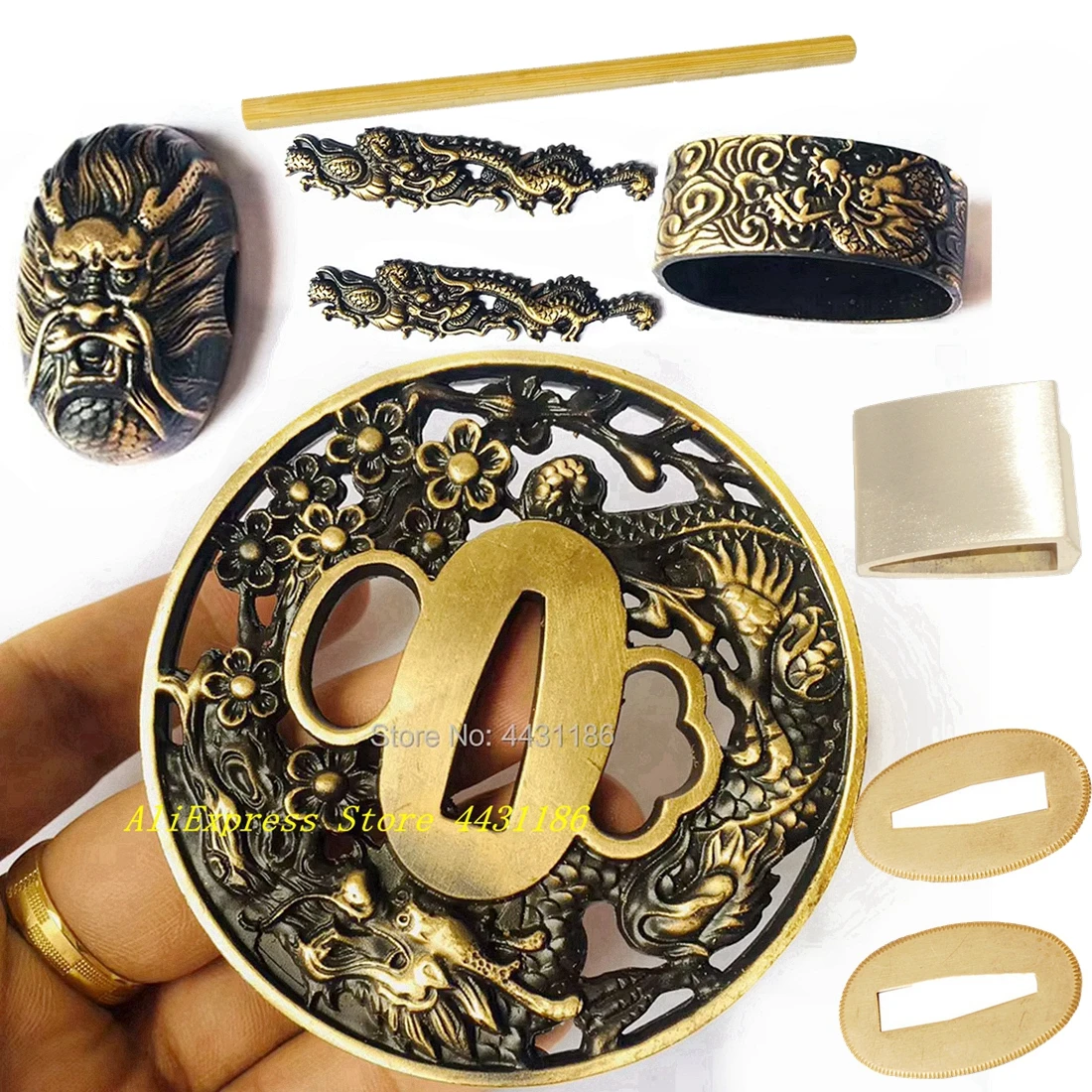 Um conjunto de acessório de espada japonesa dragão tsuba, guarda de latão Menuki Fuchi Kashira Habaki Seppa Mekugi Katana Wakizashi, acessórios DIY
