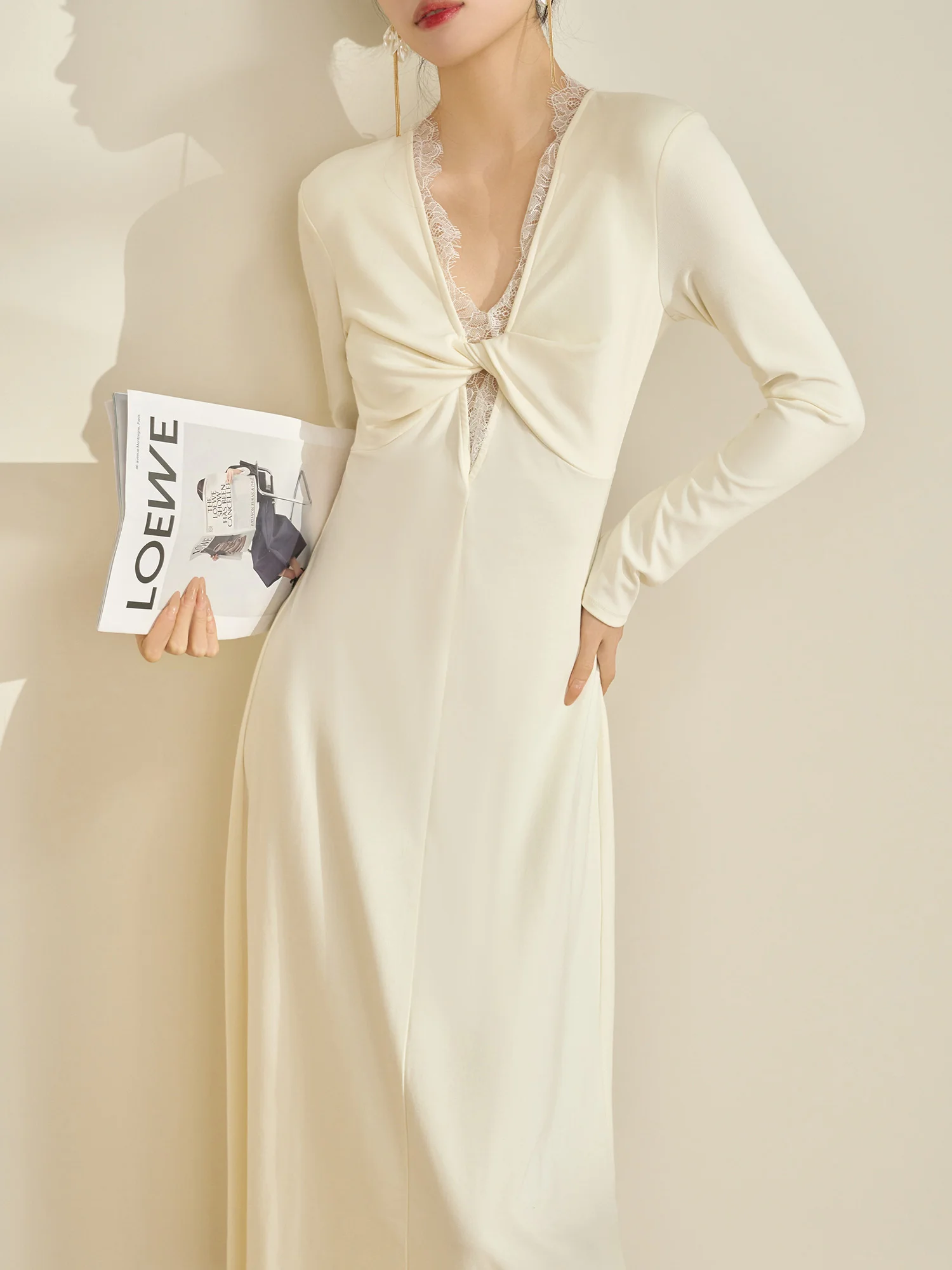 

Женское платье Flowing Era Rich Girl Miu Sle с кружевными вставками, V-образным вырезом и узлом, дизайн Dr Ci Commute, А-силуэт, длинный рукав