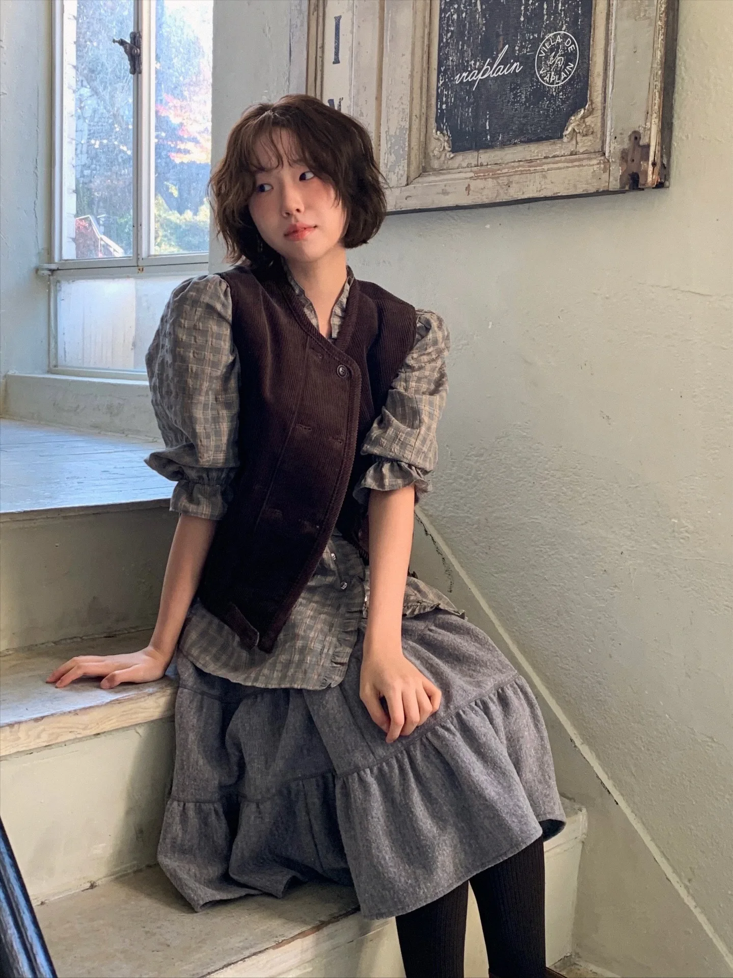 

Slimming Plaid Shirt with Lace Hem Simple Design Inner Wear Beautiful Versatile Top for Women V-Neck Short Length Bubble Sleeve