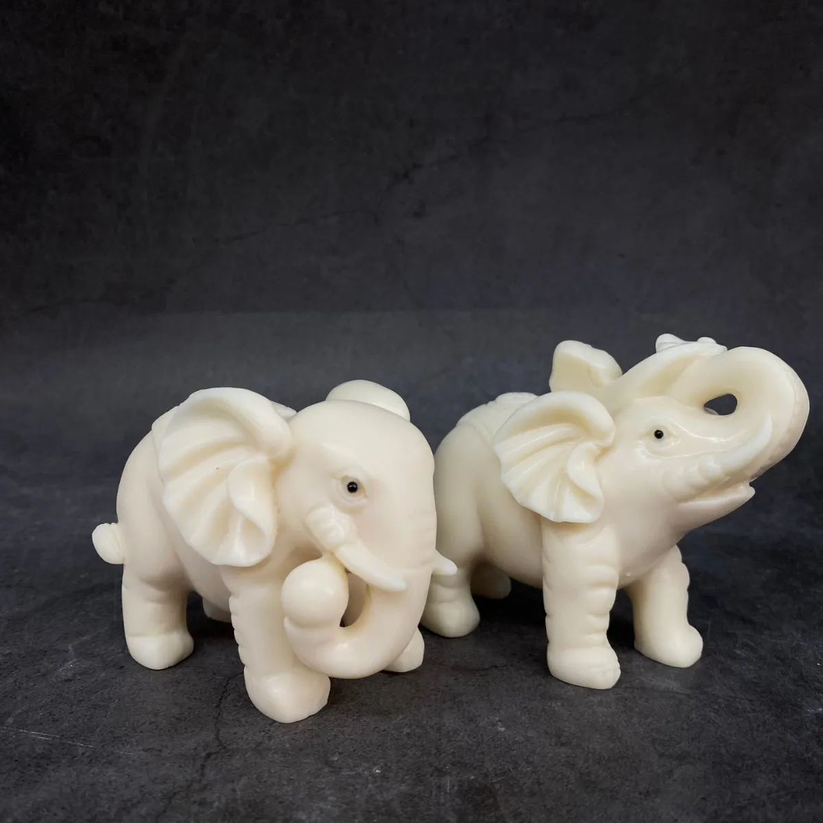 Ivory Nut Carved Fortune Elephant Statue Home Living Room Desktop Decor Craft Ornament Gift Collection