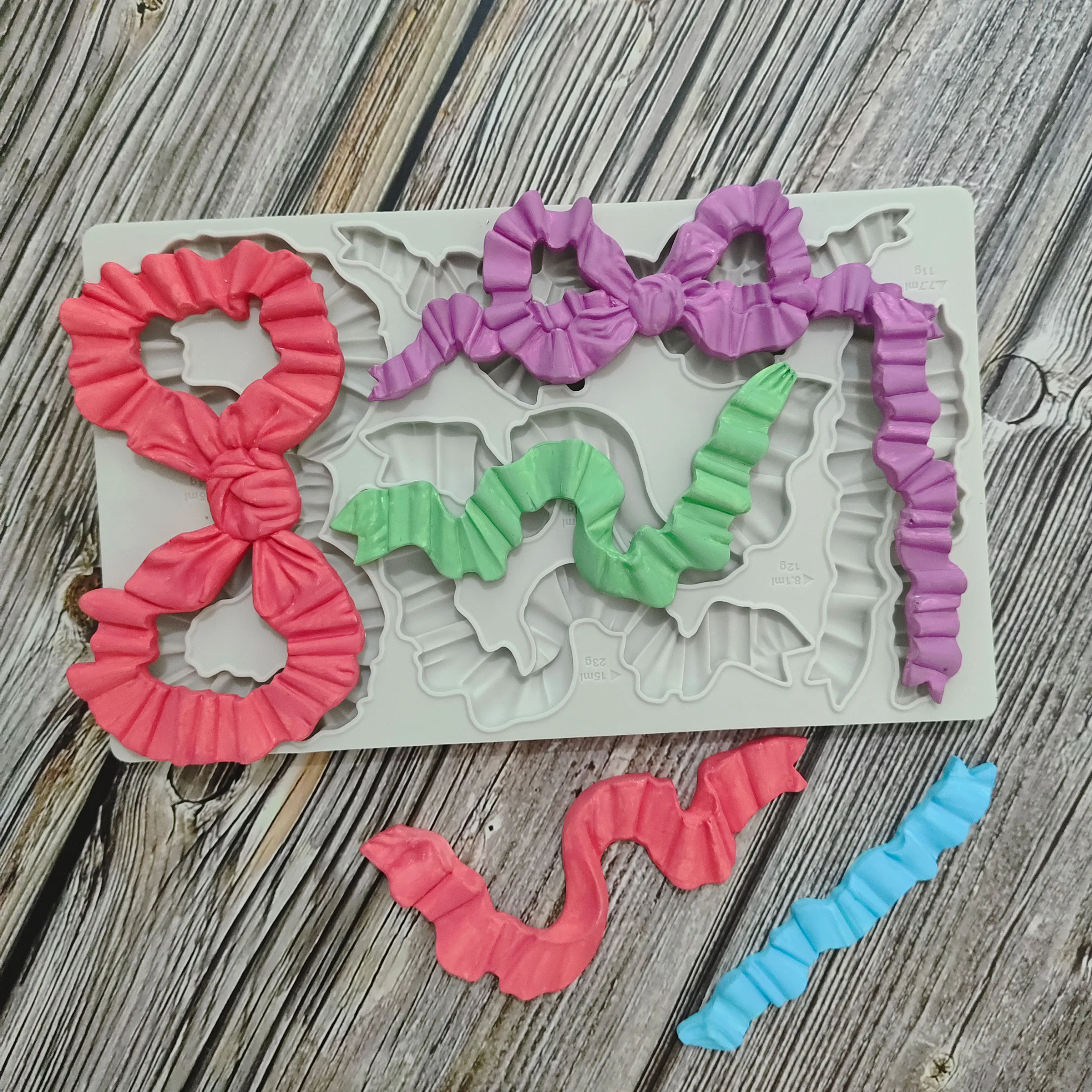 Holiday streamer Silicone Mould Fondant Cake Decorating Silicone Mold Clay,Sugarcraft Cupcake Top Chocolate Baking Tool