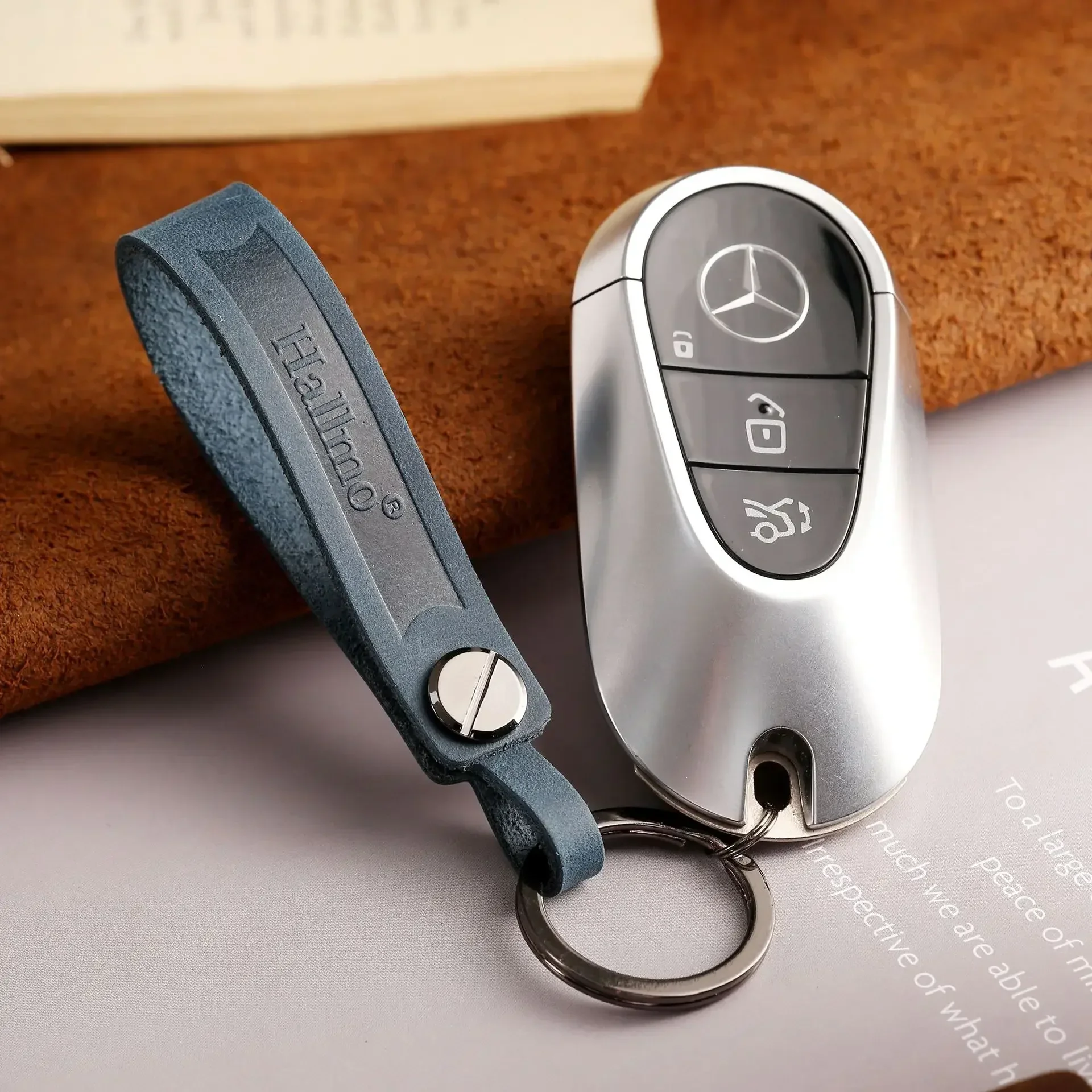 Car keychain creative  first layer cowhide key chain leather strip key rope does not hurt the car key genuine leather gift box