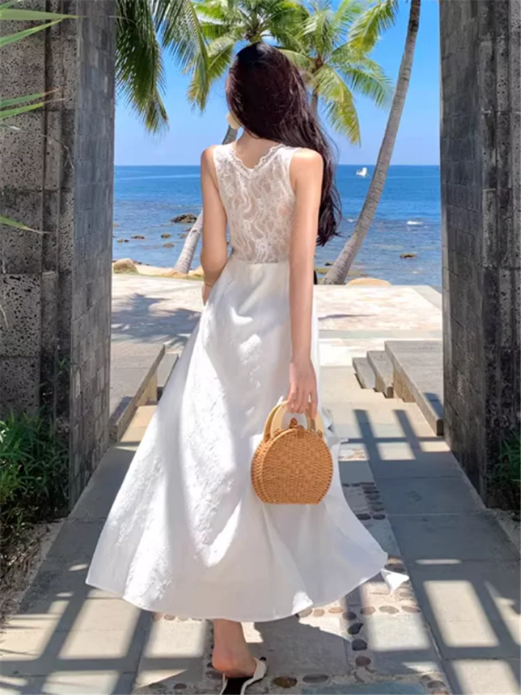 Robe longue blanche en dentelle transparente, Patchwork, Style vacances, col en V, dos creux, sans manches, fente haute, débardeur irrégulier, été