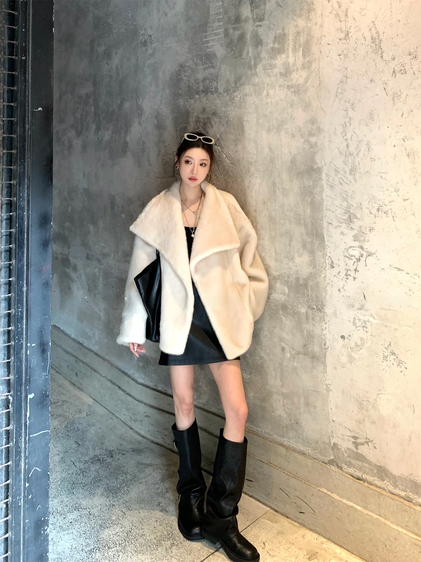 

Зимнее женское пальто GV Big Brother: новое, теплое, с большим воротником, из экологически чистого меха, свободного кроя