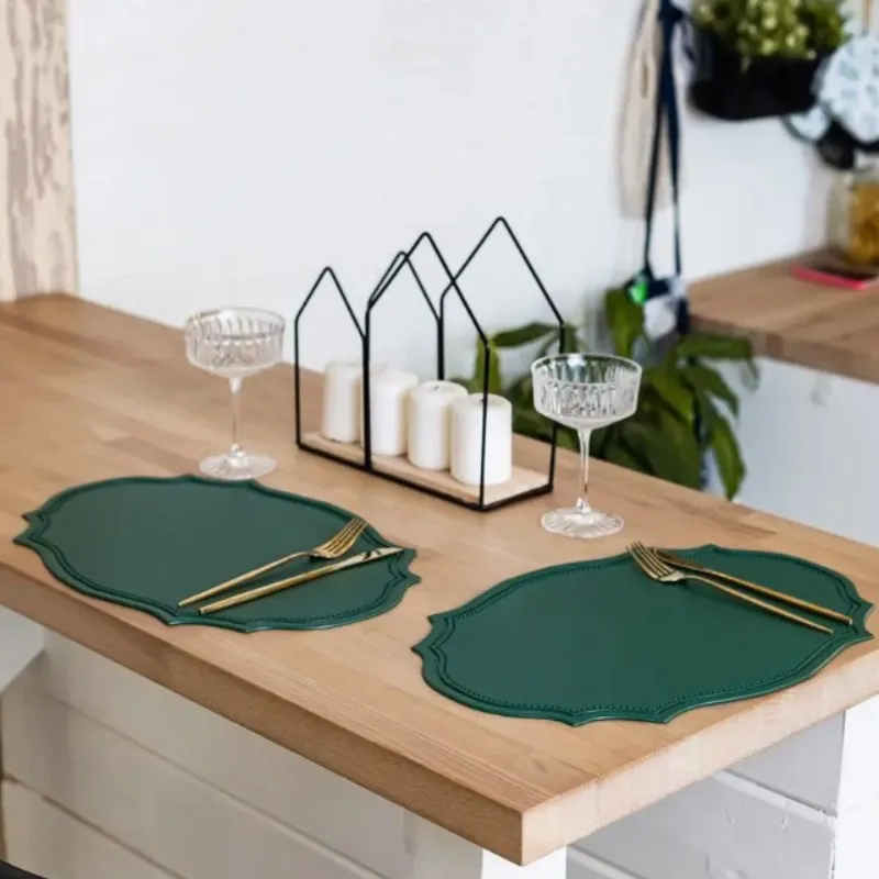 1/4/6PCS Weihnachten Grün Tischsets Set Kunstleder Küche Esstisch Pad Luxus Geformt PU Tischsets geschirr Cafe Pad herkeseupuk