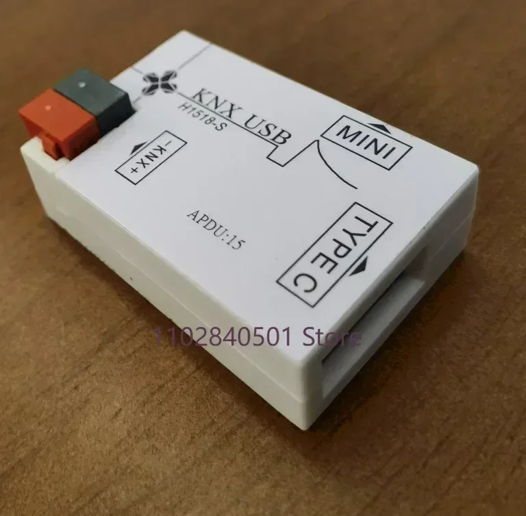 KNX USB interface KNX downloader has two types of USB ports: Type C and micro USB