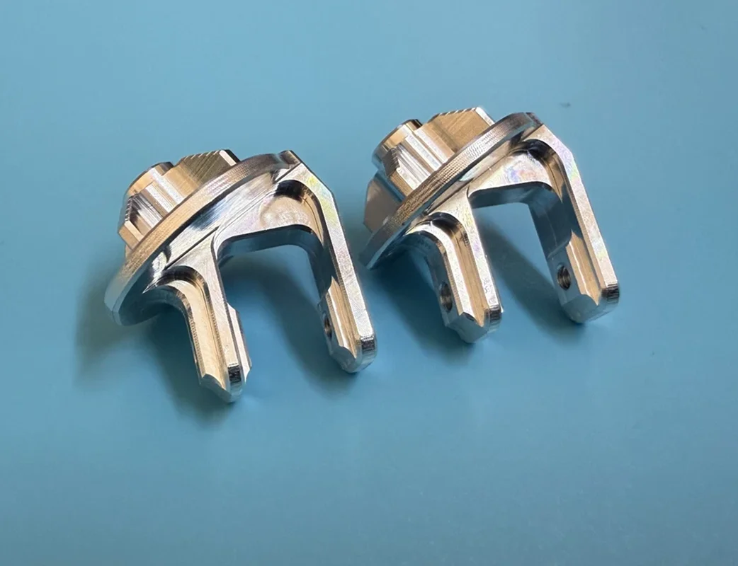 Soportes de choque inferior traseros de aluminio GVM para Team Losi JRX2 JRX-PRO